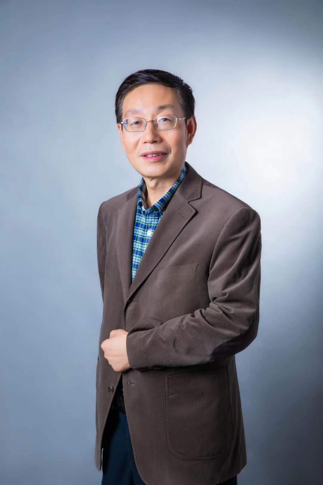 王化成